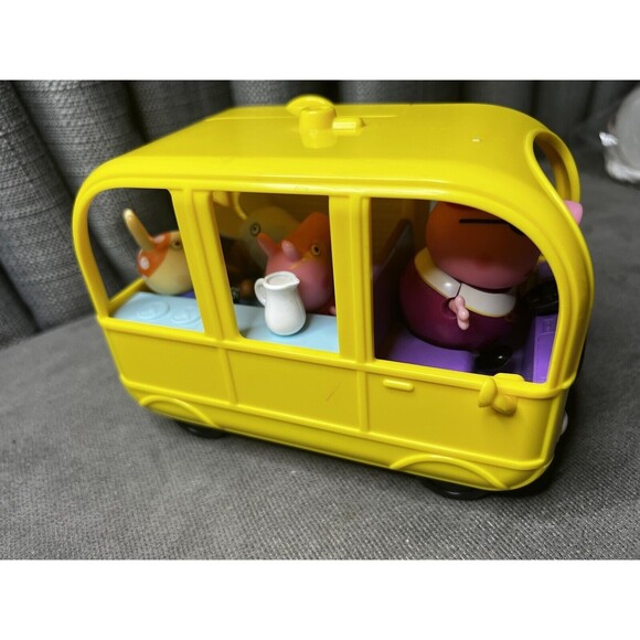 Peppa Pig Yellow Minivan Mini Camper Van Bus Jazwares Figures Lot - Picture 10 of 13